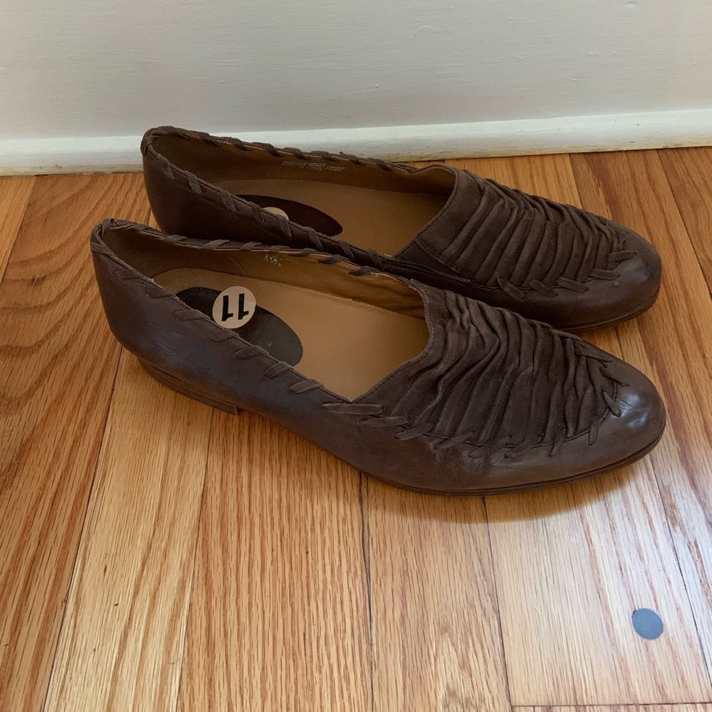 Earthies brown genuine leather loafers with suede design